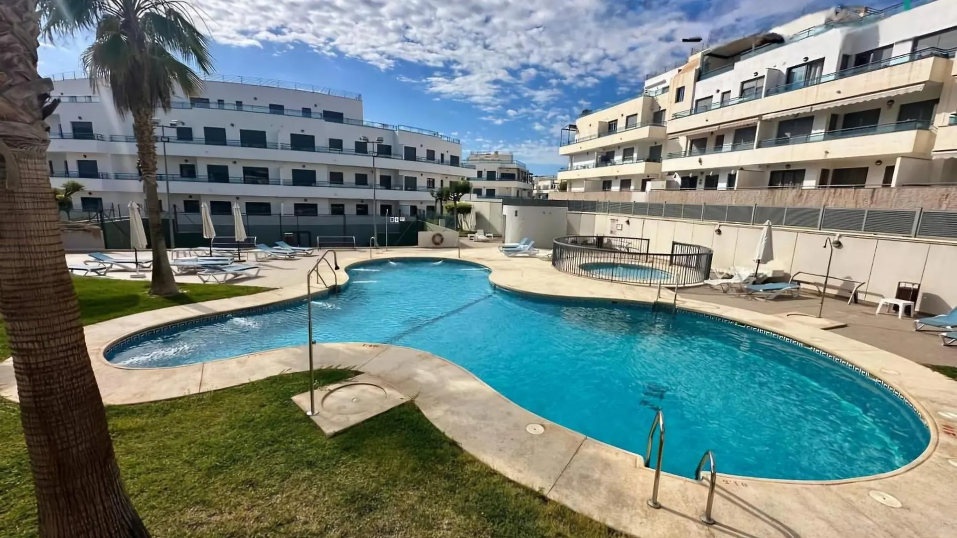 Apartamento Garrucha, Urbanizacion El Pinar